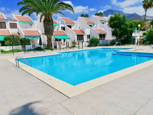 SUNNY VILLA HOLIDAY HOME