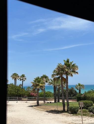 La Roca Seafront Apartment Sea View and Private Parking photo 9