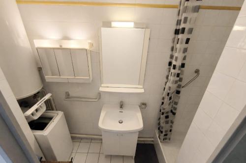 T2 pour 2-4pers, calme en résidence avec terrasse et parking privé à Port-Camargue