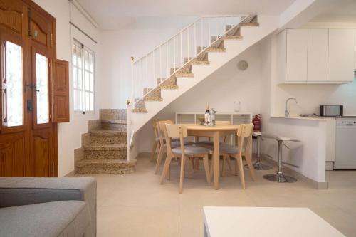 Casa Chica - Large Townhouse in Nerja Centro with Private Rooftop