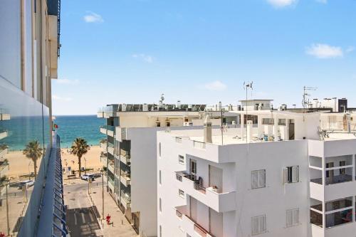 One step to the beach apartment