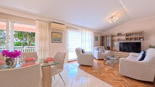 CASA di MIRJANA , Vila s Bazenom i 3 Apartmana, Parking, Kaštela,Near Split