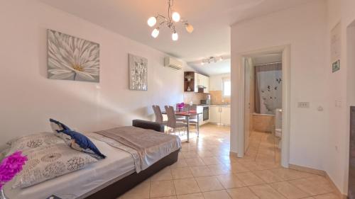 CASA di MIRJANA , Vila s Bazenom i 3 Apartmana, Parking, Kaštela,Near Split