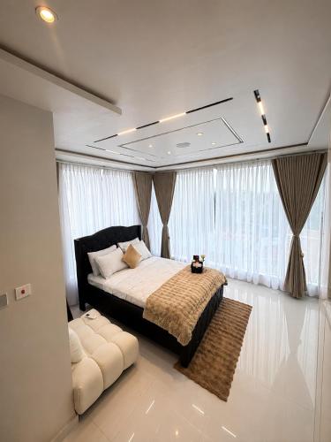 Gallery image of One Plus One Luxe Retreat with Airport Pickups in Tema