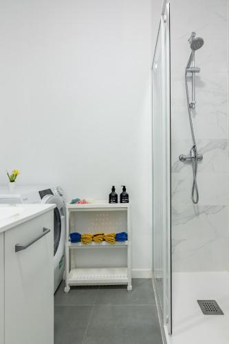 Studio New Complete 4 pax