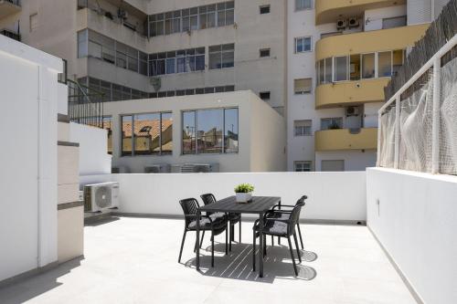 Stone House - Faro City Center by HD