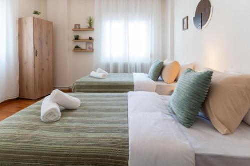 Spacious Modern Suite in the Heart of Center
