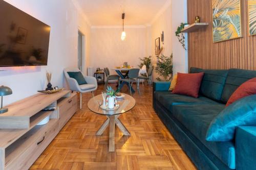 Spacious Modern Suite in the Heart of Center