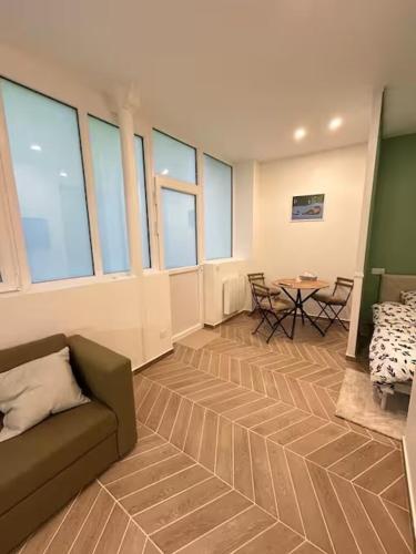 Charming Dual-Unit Apt near Bastille