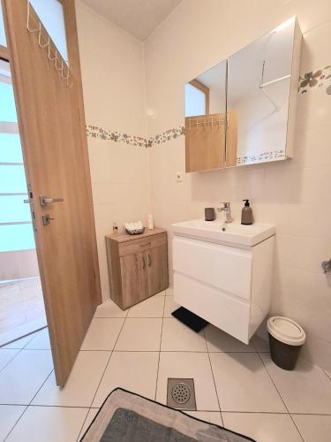 Apartment Ema