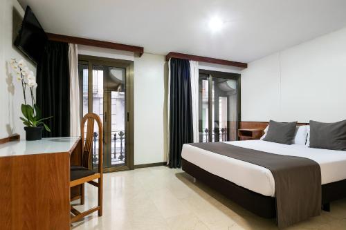 Hotel Condal Image
