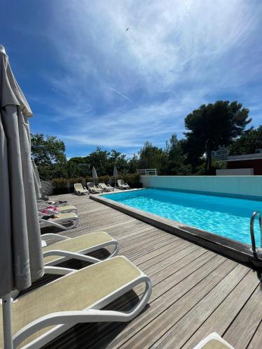 Rooftop pool à Antibes - Sophia Antipolis photo 38