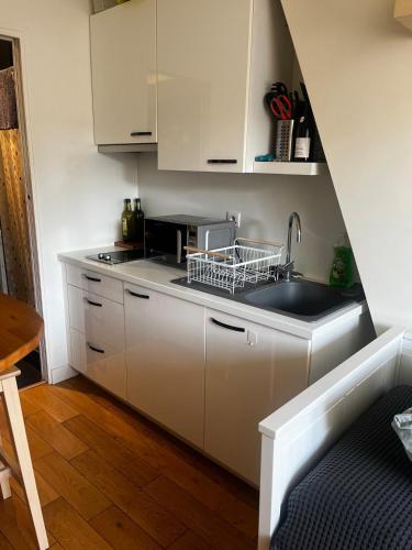 Lovely studio for rent in Paris 17