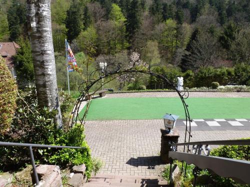 Tenis a/nebo squash v ubytování Waldschlösschen nebo okolí