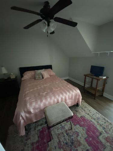 Krevet ili kreveti u jedinici u okviru objekta Upstairs Bed & Bath