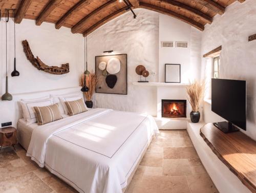 Llit o llits en una habitació de Kriari forest & sea view luxury cottage