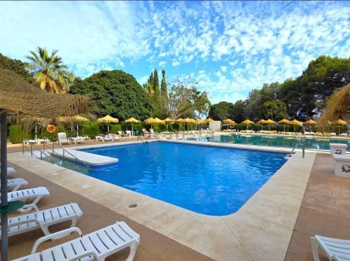 Estudio Boutique en Benalmádena, Recepción 24 horas, Piscinas