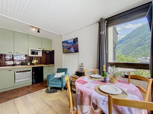 STUDIO DENT DU CAIMAN, CHAMONIX hyper CENTRE, PARKING, VUE MONT BLANC