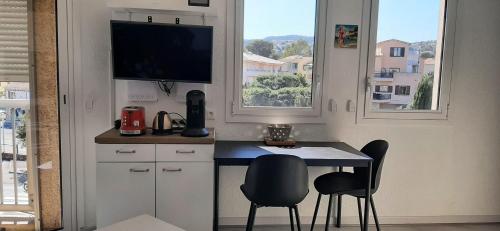 Bright studio 300m from beach with balcony