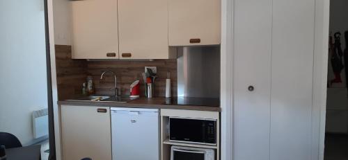 Bright studio 300m from beach with balcony