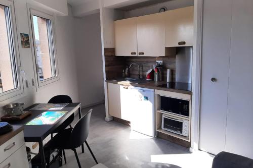 Bright studio 300m from beach with balcony