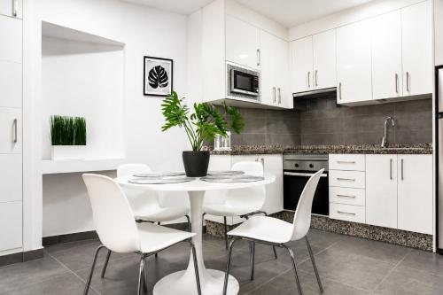 Las Américas Park - Modern Apartment in Parque Santiago II near Beach and Pool