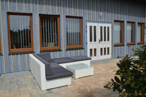  Bergpanorama Ruhla -  Chambre  photo :   Shower    Bath    TV                           