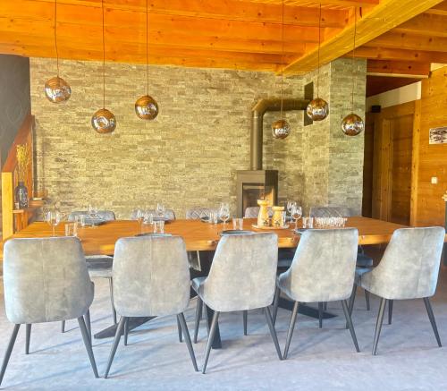 Chalet Caprice de l'Arbalou rénové, terrasses, vue montagnes & Multipass