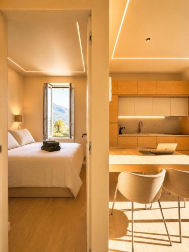 MONACO - MENTON - SEA VIEW - FULL CLIM - 2 BEDROOMS - PREMIUM LOCATION - LUXURY RENOVATED - PARKING - BALCONY - BEAcH and SUN