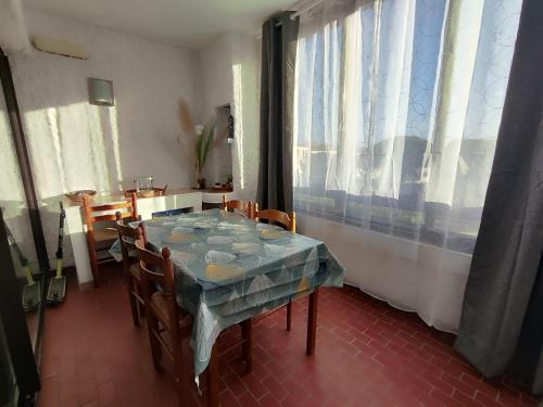 Appartement rénové vue lac et canigou 4 pers clim piscine