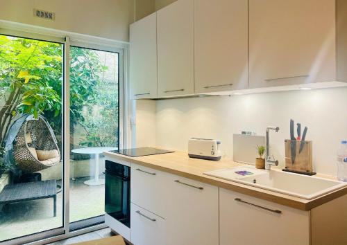 Luxury Garden Apt with AC in Paris 16th
