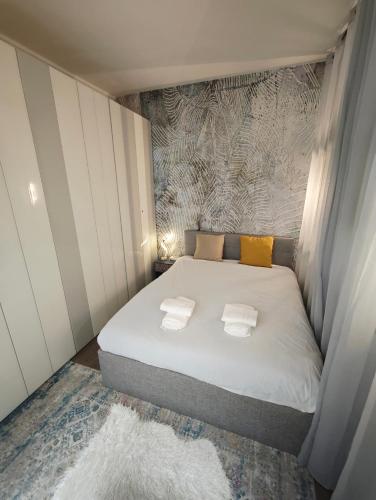 Luxury Garden Apt with AC in Paris 16th