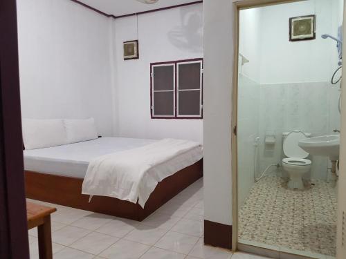 Bilik mandi di Thongdam Guesthouse