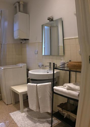 Vannas istaba naktsmītnē Sotto il Borgo Apartments