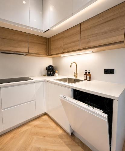 MONACO - MENTON - FULL CLIM - 6 PERSONS - 2 BEDROOMS - FULL RENOVATED - HYPERCENTER - BEACH AND SUn