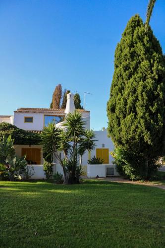 Charming Villa in Vilamoura Golden Triangle