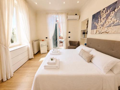 La Grazia Deluxe Family Apartment a Mergellina near the Sea
