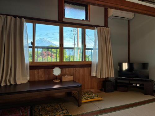 かにと和牛 富士山亭