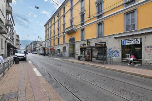 MCH Navigli - 6 stops to Duomo, modern studio with ac and wifi
