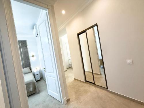 Apartment with Garden Near Beach and Tram