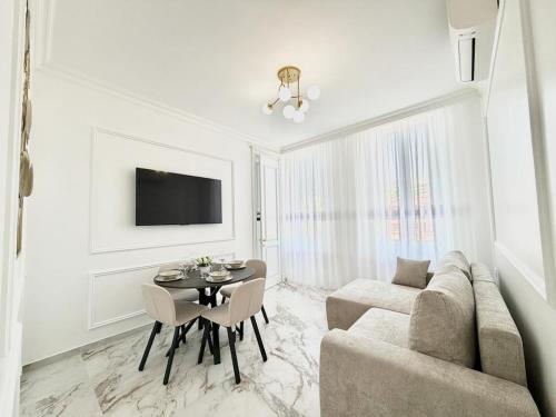 Bright Apartment with Garden Near Beach