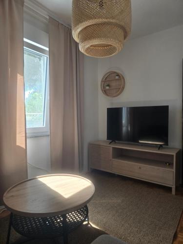 VIN&CO Boutique House, fenced yard with parking space, pet friendly
