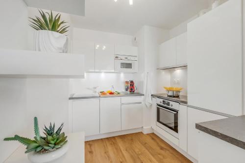1 Bedroom Apt - Splendid View & Pool - Happy Rentals