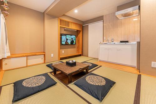 FITINN Akihabara - Walk to JR Station 秋葉原