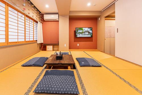 FITINN Akihabara - Walk to JR Station 秋葉原
