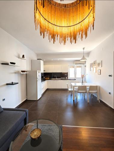 Golden Bridge Apartment with private parking