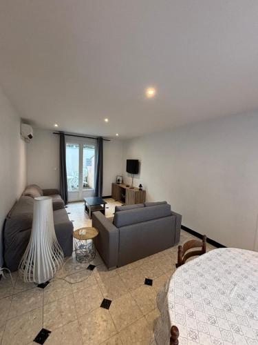 maison climatisée,parking privé, terrasse privé