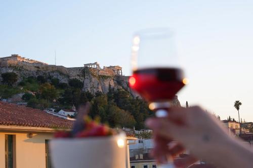 The Marble Suites, PLAKA