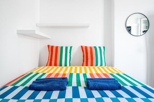 New Paris Studio Rue Roger #2 - all bills included - direct train from CDG airport