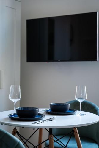 New Paris Studio Rue Roger #2 - all bills included - direct train from CDG airport